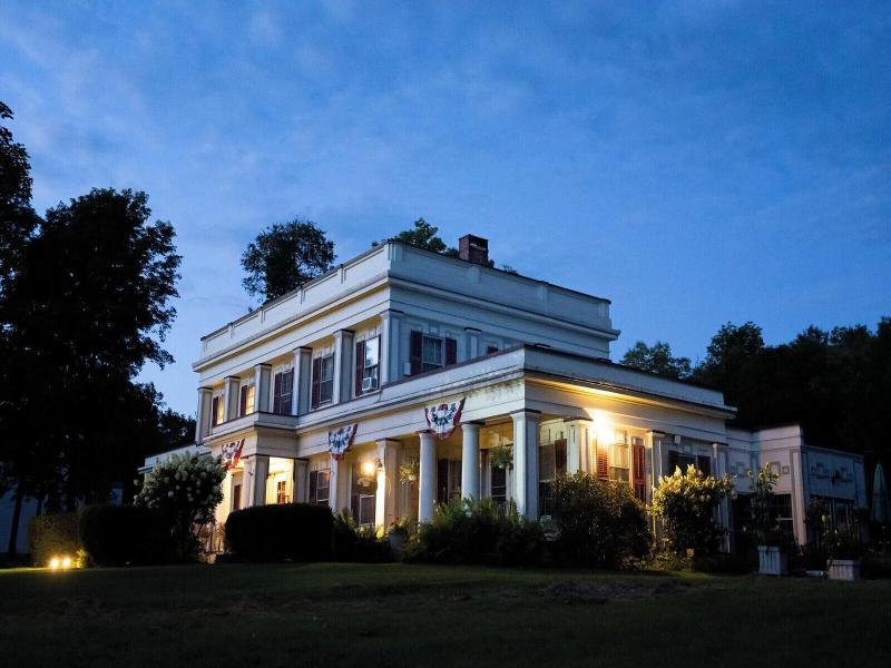 Arlington Inn