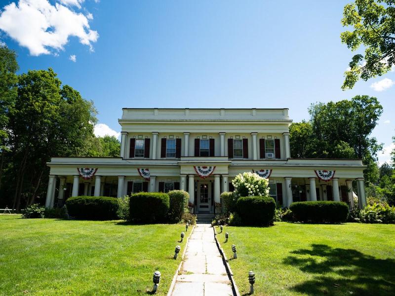 Arlington Inn