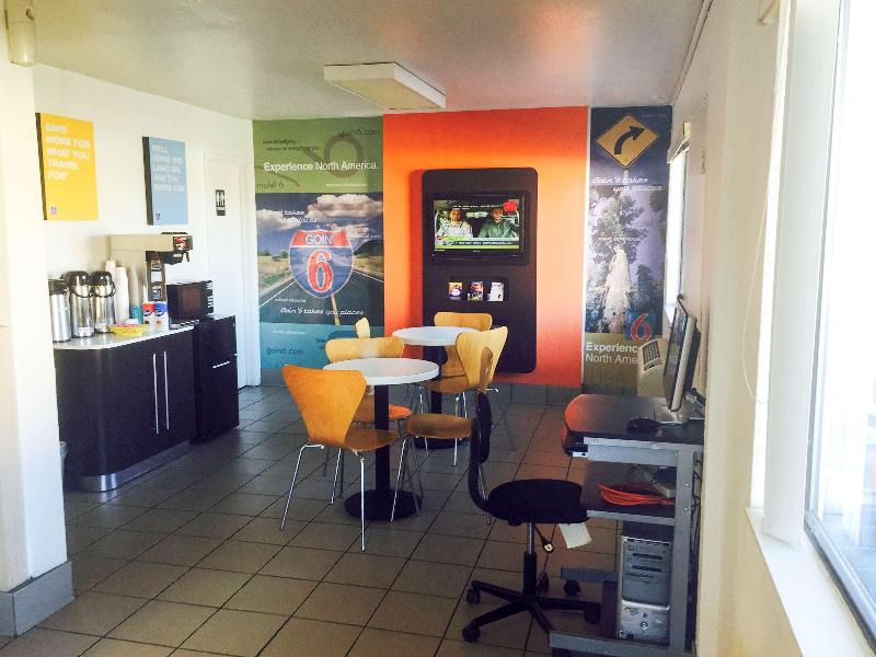 Motel 6 West — general view