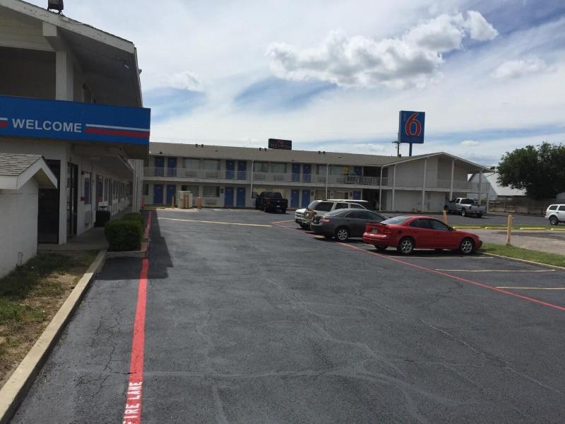 Motel 6 West