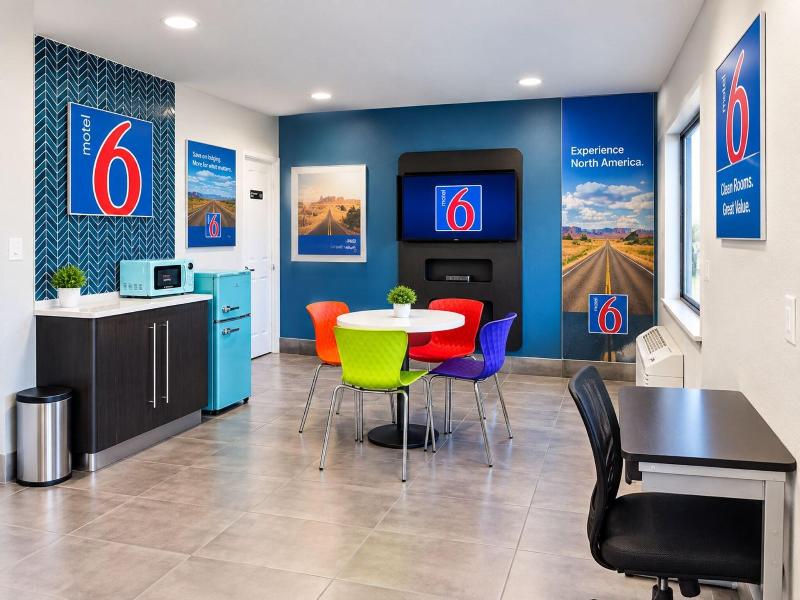 Motel 6 West