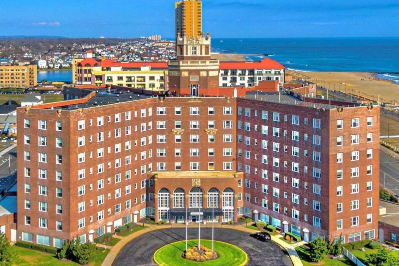 Berkeley Ocean Front Hotel image