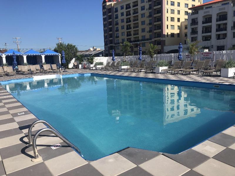 Berkeley Ocean Front Hotel image