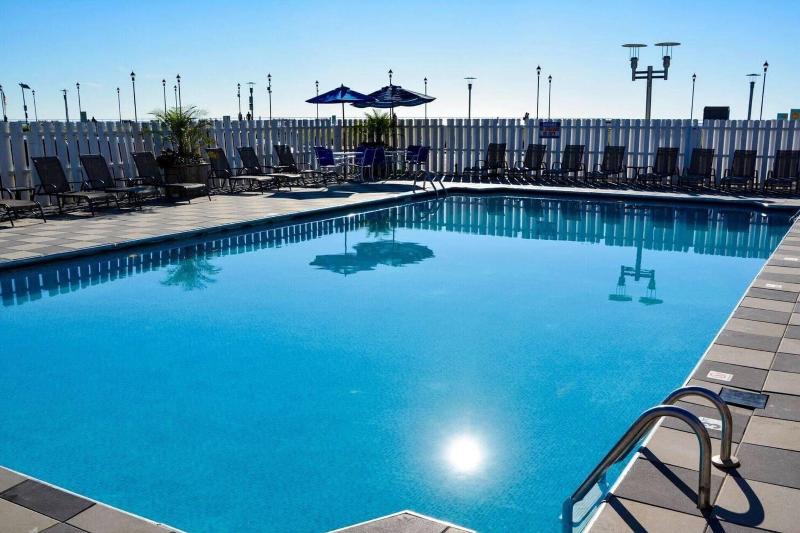 Berkeley Ocean Front Hotel image
