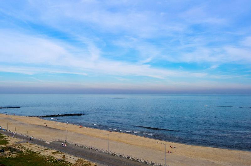 Berkeley Ocean Front Hotel image