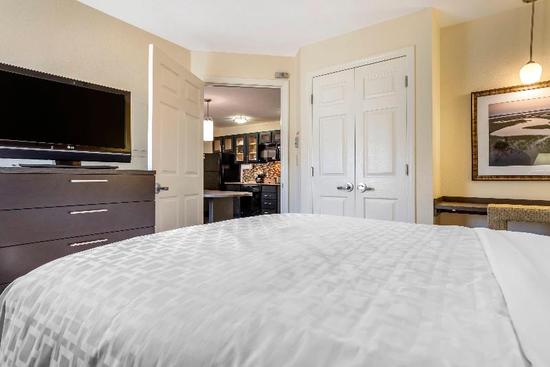 Candlewood Suites Alabaster image