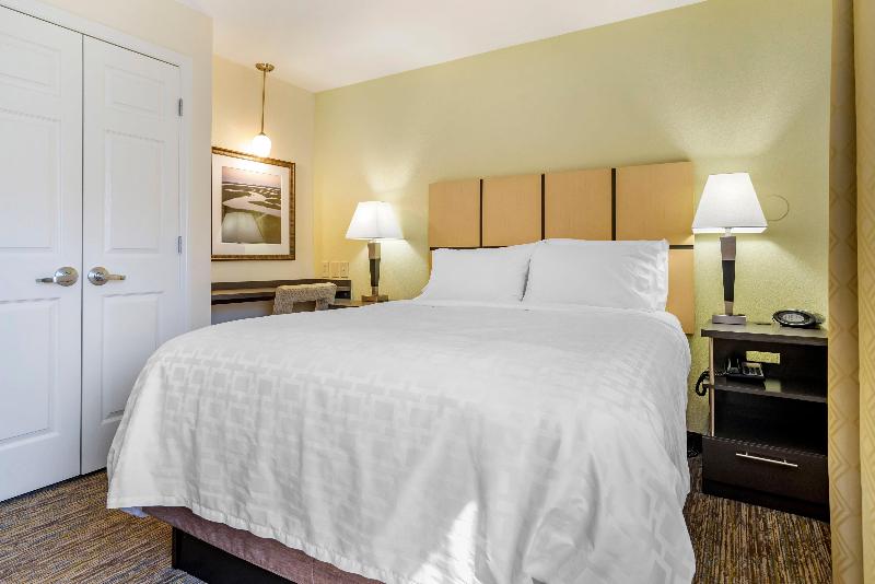 Candlewood Suites Alabaster image