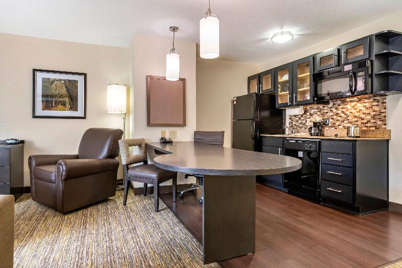 Candlewood Suites Alabaster image
