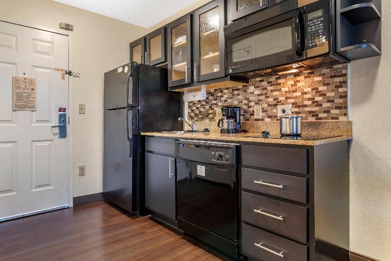 Candlewood Suites Alabaster image