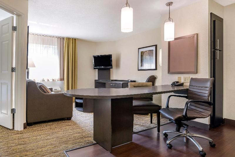 Candlewood Suites Alabaster image