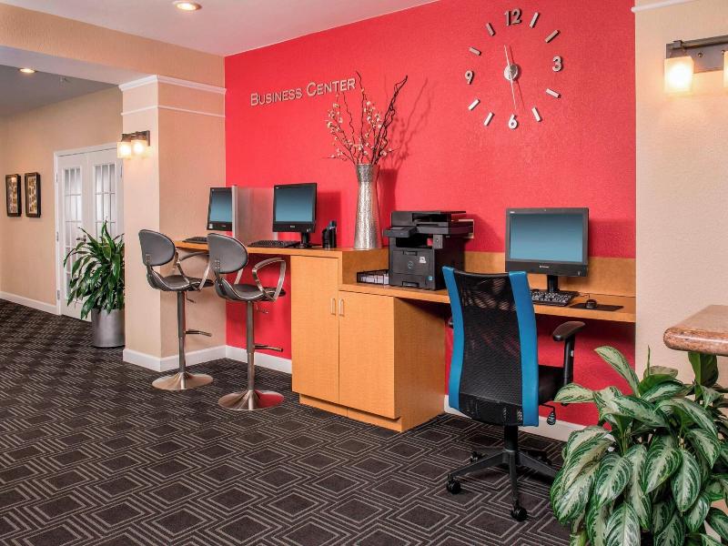 Towneplace Suites Clinton At Joint Base Andrews image
