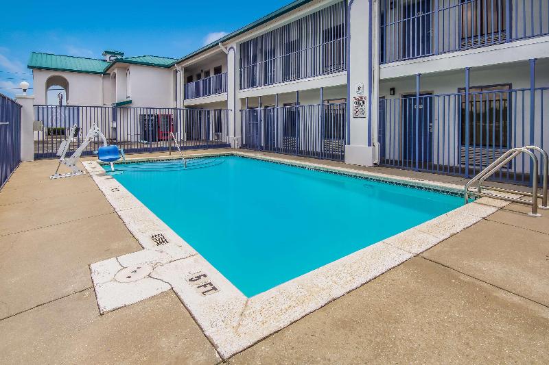 Motel 6 Pensacola - Nas