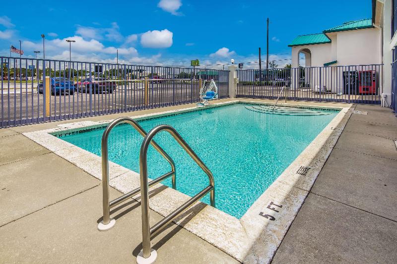 Motel 6 Pensacola - Nas