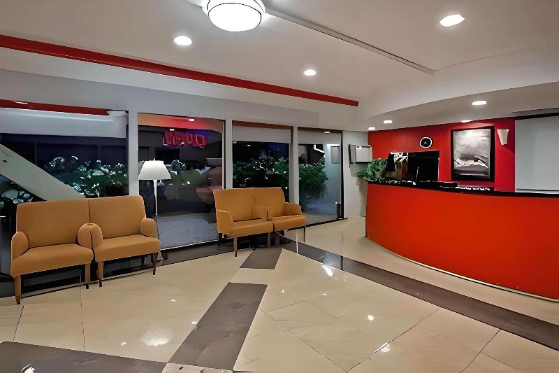 Travelodge by Wyndham Red Bluff South of Redding image