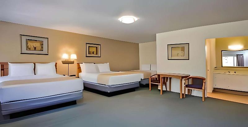 Travelodge by Wyndham Red Bluff South of Redding image