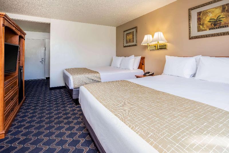 Travelodge by Wyndham Red Bluff South of Redding image