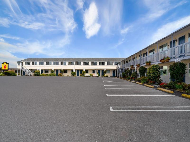 Super 8 by Wyndham Florence OR image