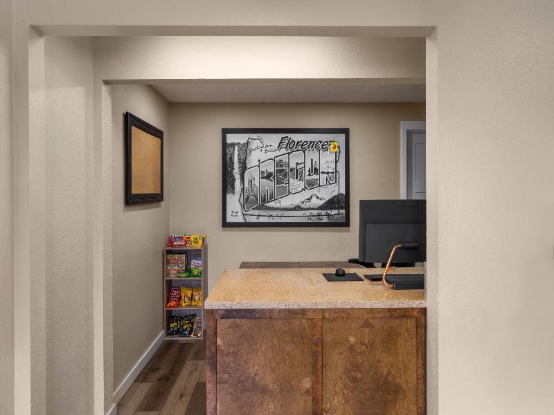 Super 8 by Wyndham Florence OR image