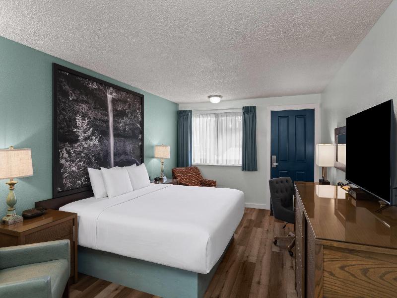 Super 8 by Wyndham Florence OR image