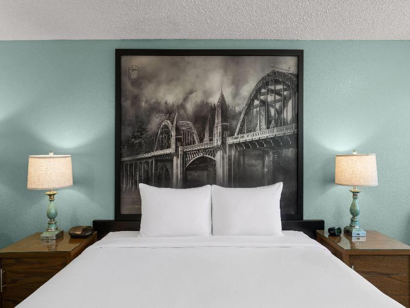 Super 8 by Wyndham Florence OR image