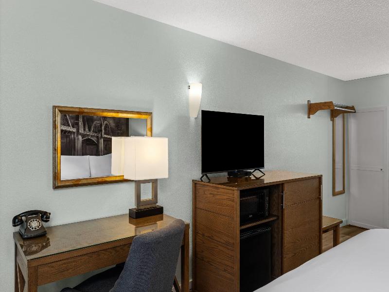 Super 8 by Wyndham Florence OR image