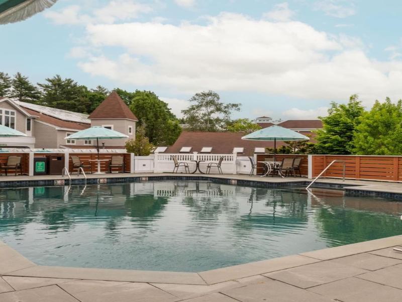 Meadowmere Resort image