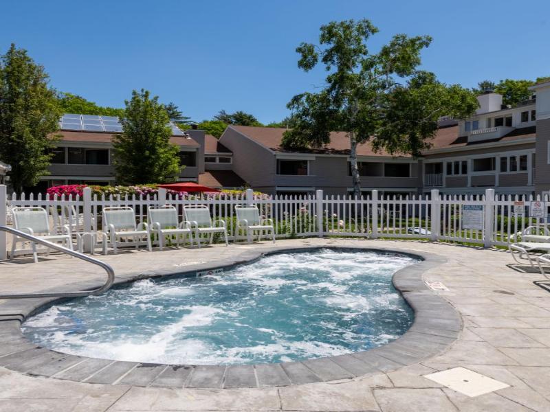 Meadowmere Resort image