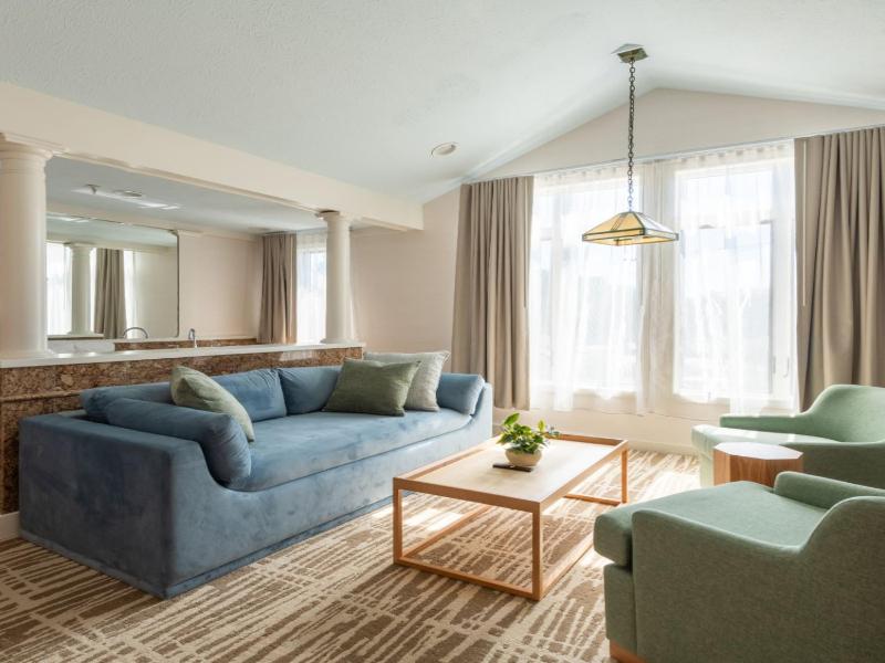 Meadowmere Resort image