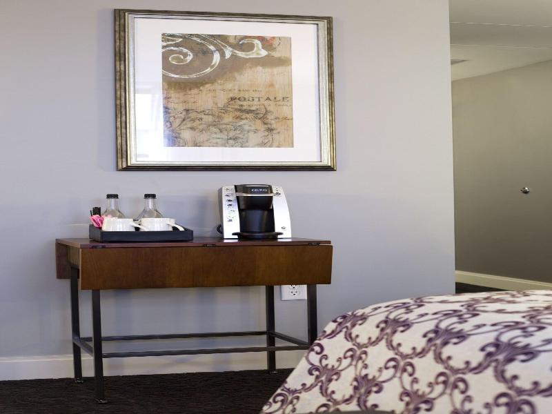 Ambassador Hotel Wichita Autograph Collection image