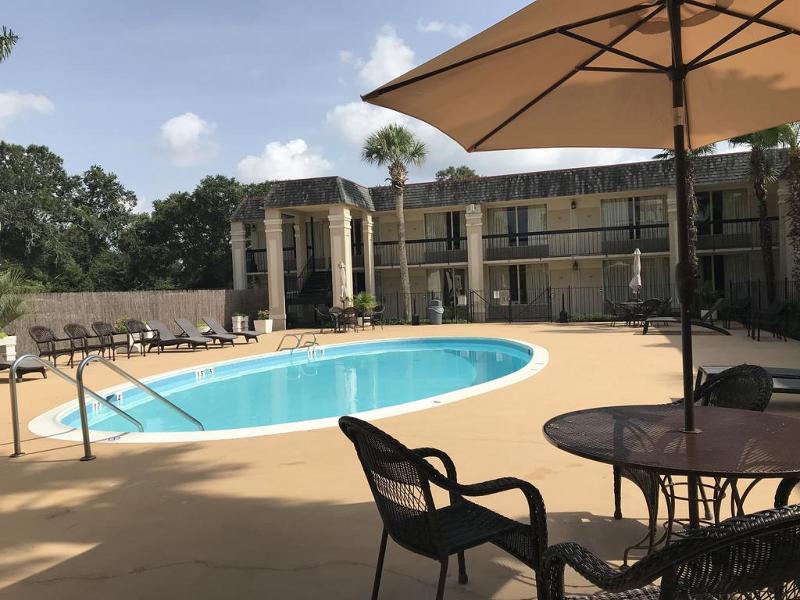 Carmel Inn Suites image