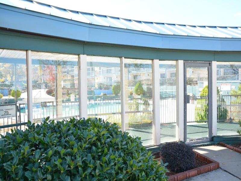 Lincoln Inn Express Hotel And Suites