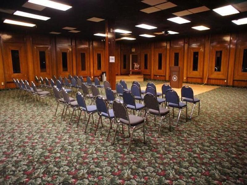 Lincoln Inn Express Hotel And Suites