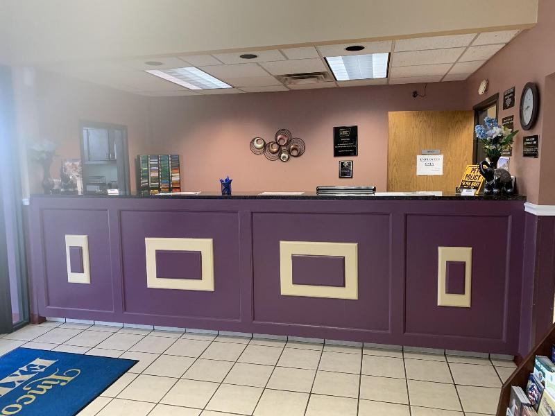 Lincoln Inn Express Hotel And Suites