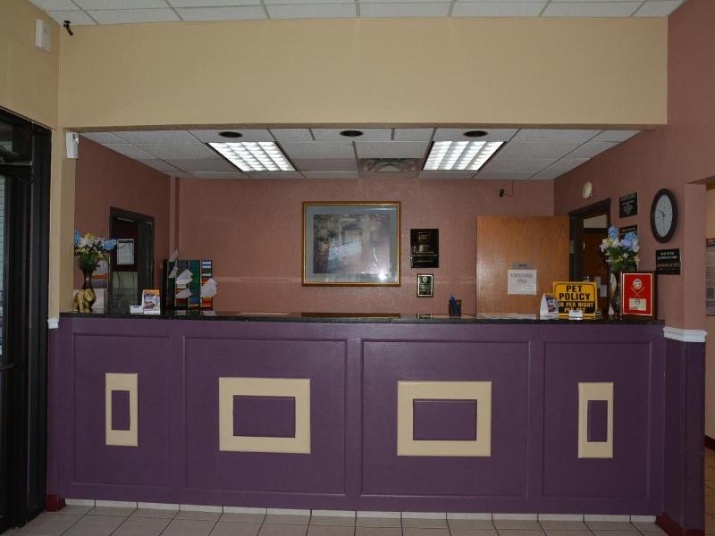 Lincoln Inn Express Hotel And Suites