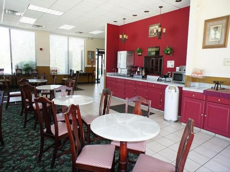 Lincoln Inn Express Hotel And Suites