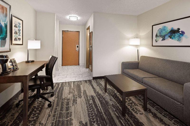 Wingate by Wyndham Marion image