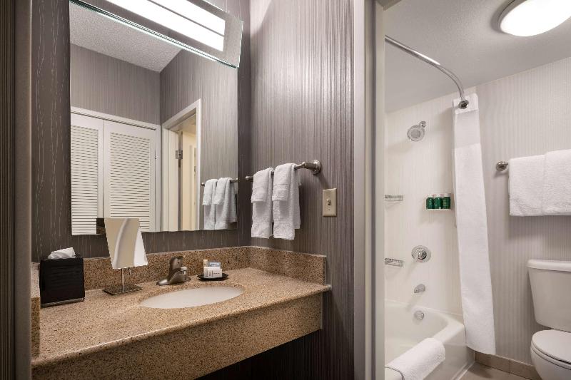 Sonesta Select Phoenix Camelback image