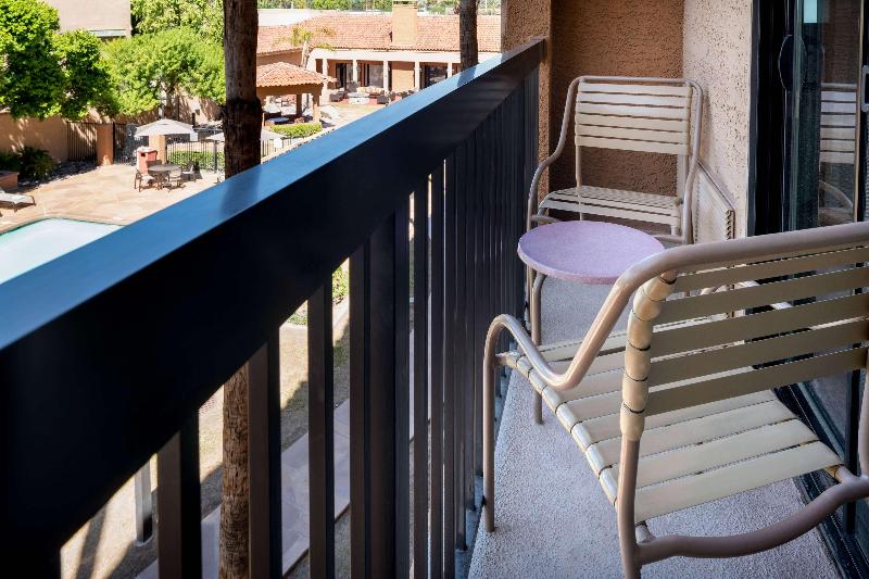 Sonesta Select Phoenix Camelback image