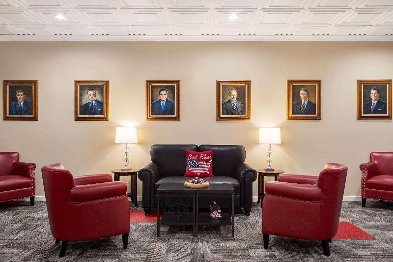 Ramada by Wyndham Richland Center image