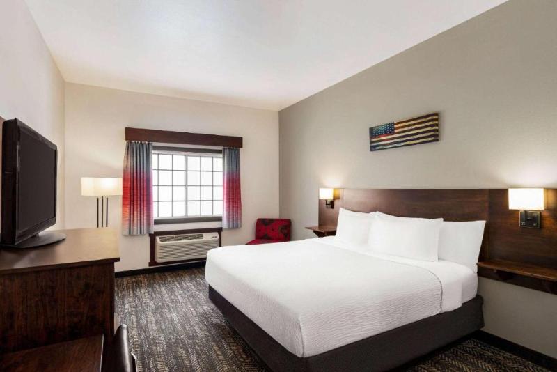 Ramada by Wyndham Richland Center image