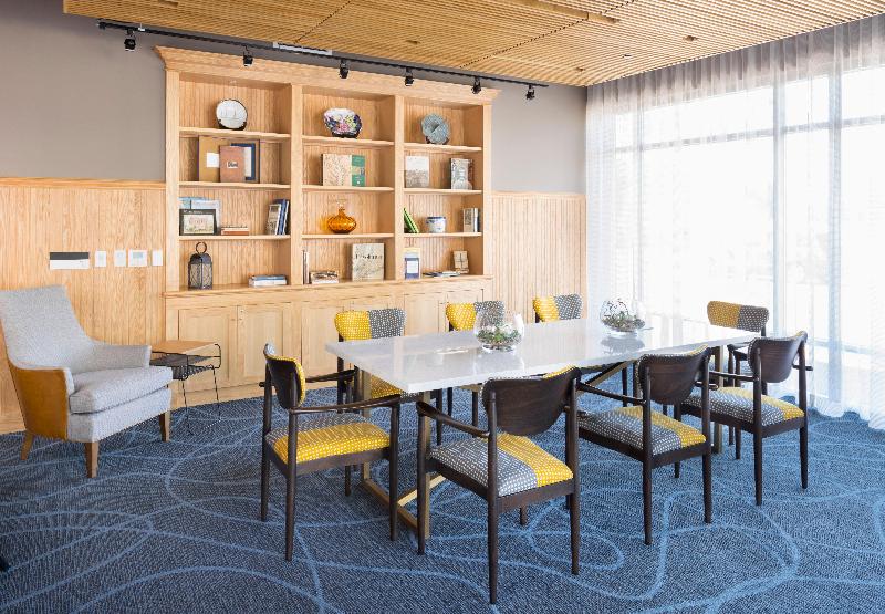 Hotel Indigo Old Town Alexandria image