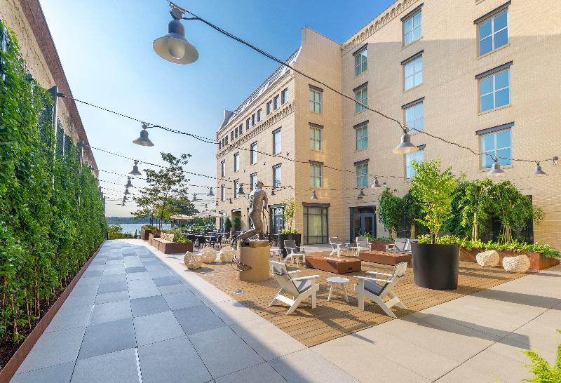 Hotel Indigo Old Town Alexandria image