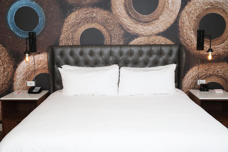 Hotel Indigo Naperville Riverwalk image