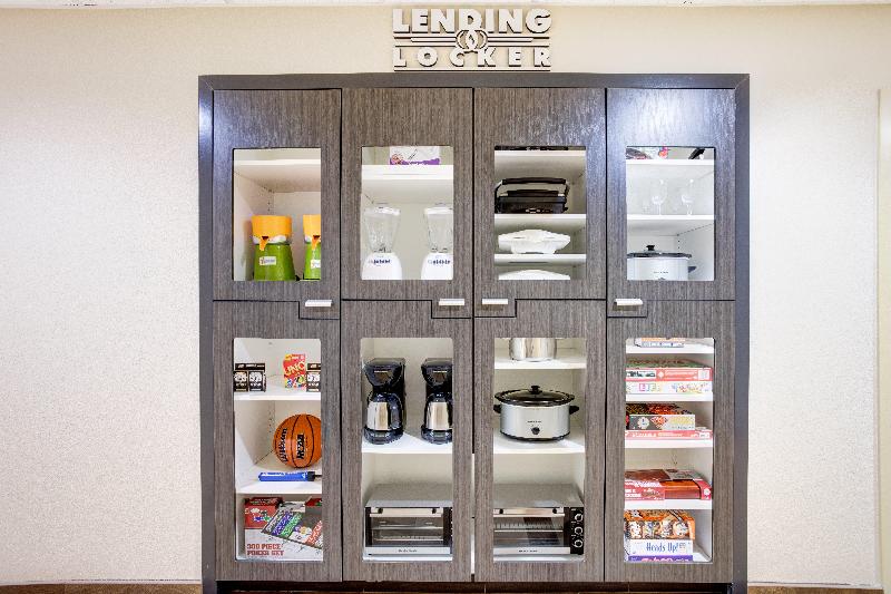 Candlewood Suites Cut Off image
