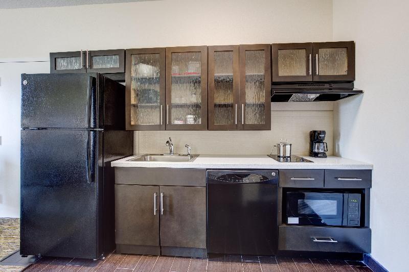 Candlewood Suites Cut Off photo 24