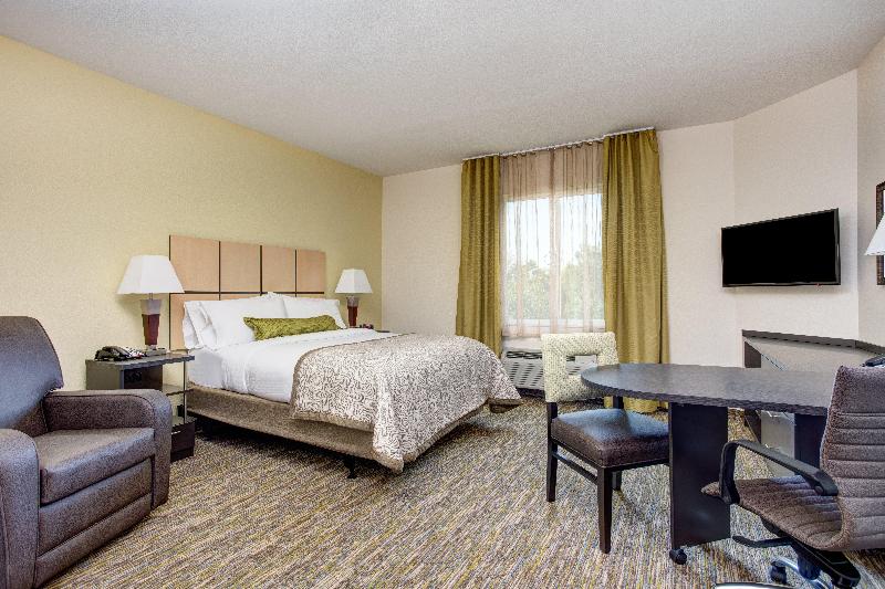 Candlewood Suites Cut Off photo 15