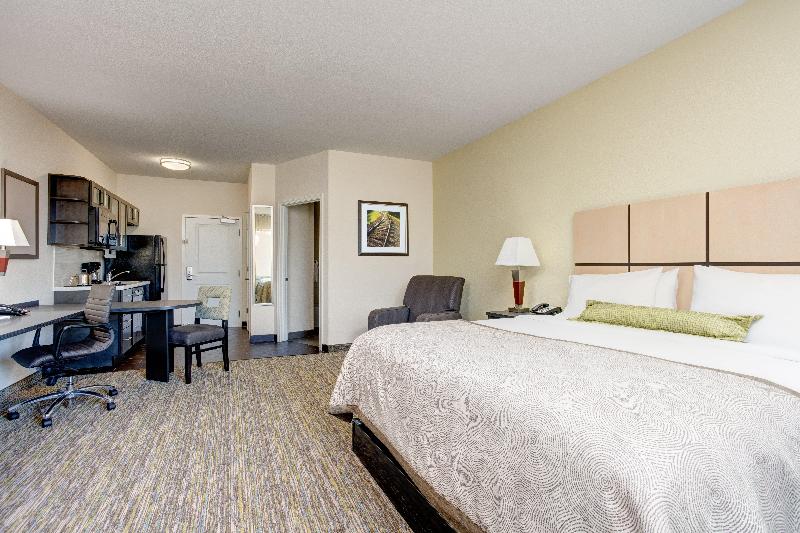 Candlewood Suites Cut Off image 2