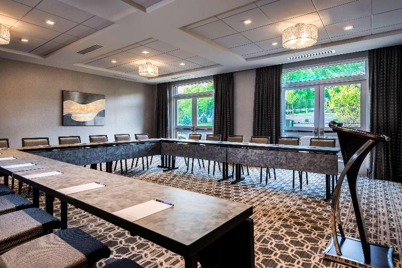 Hampton Inn & Suites Bridgewater image