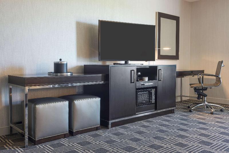Hampton Inn & Suites Bridgewater image