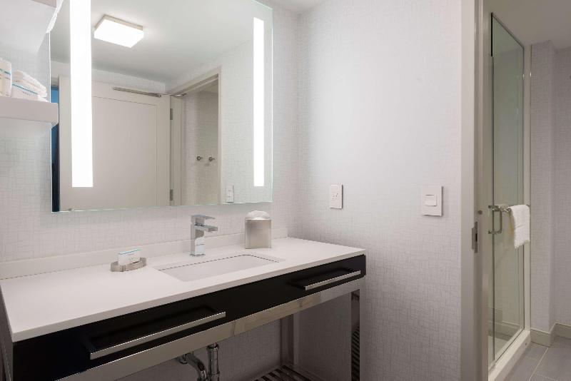Hampton Inn & Suites Bridgewater image